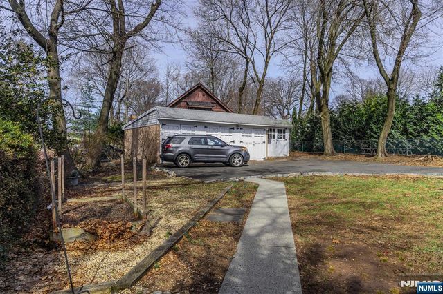 222 Claremont Avenue, Verona, NJ 07044