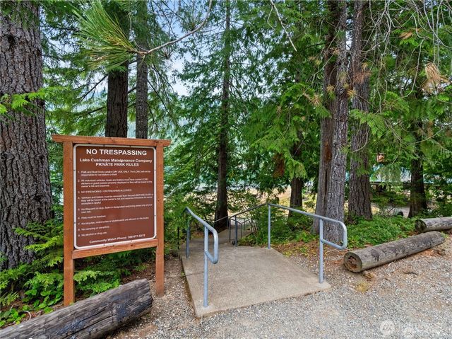 1291 N Potlatch Drive, Hoodsport, WA 98548