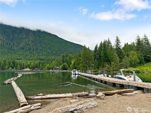 1291 N Potlatch Drive, Hoodsport, WA 98548