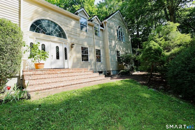 123A Peaceable Street, Redding, CT 06896