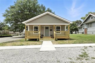 105 N Campbell Street, Pleasant Hill, MO 64080