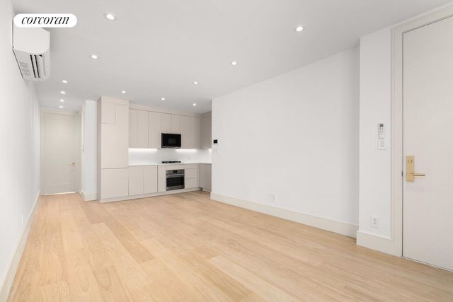 533A QUINCY Street, New York City, NY 11221