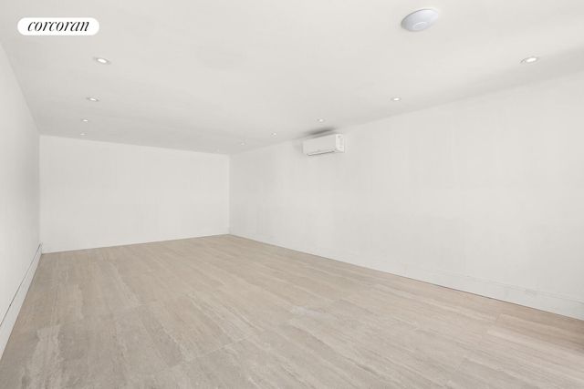 533A QUINCY Street, New York City, NY 11221