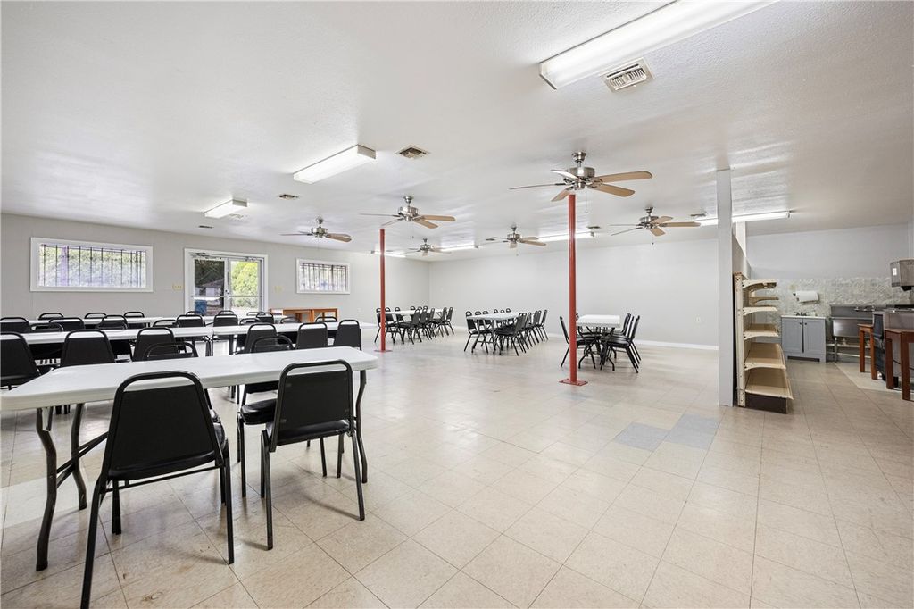 519 Avenue B, Sinton, TX 78387 — photo 2