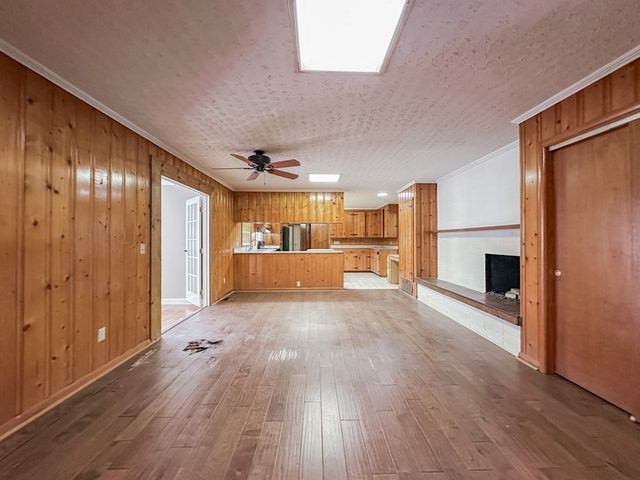 305 N Hillcrest St, Geneva, AL 36340