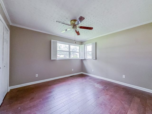 305 N Hillcrest St, Geneva, AL 36340