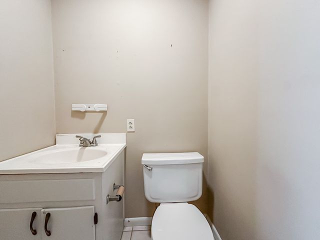 305 N Hillcrest St, Geneva, AL 36340