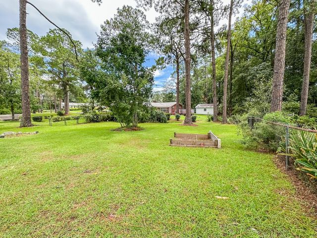 305 N Hillcrest St, Geneva, AL 36340