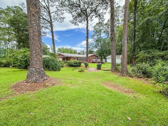 305 N Hillcrest St, Geneva, AL 36340