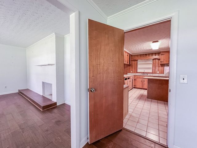 305 N Hillcrest St, Geneva, AL 36340