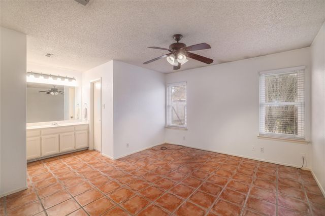 1402 Wayne DR, Round Rock, TX 78664