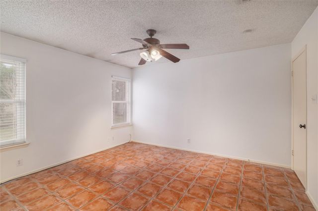 1402 Wayne DR, Round Rock, TX 78664