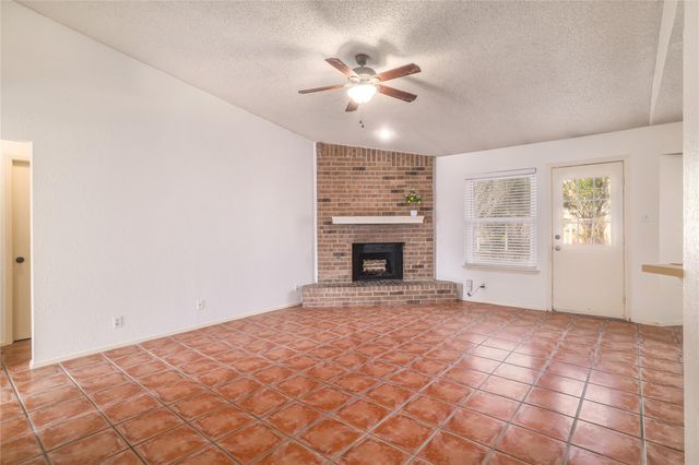 1402 Wayne DR, Round Rock, TX 78664