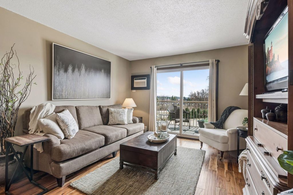 3155 Old Highway 8 306, Roseville, MN 55418 — photo 4