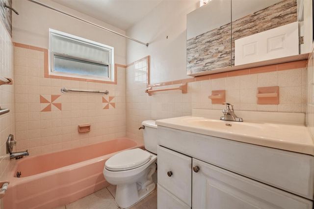 5744 58TH AVENUE N, St Petersburg, FL 33709