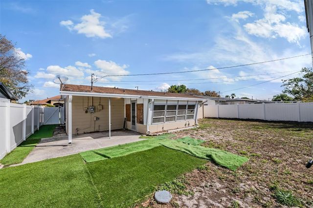 5744 58TH AVENUE N, St Petersburg, FL 33709