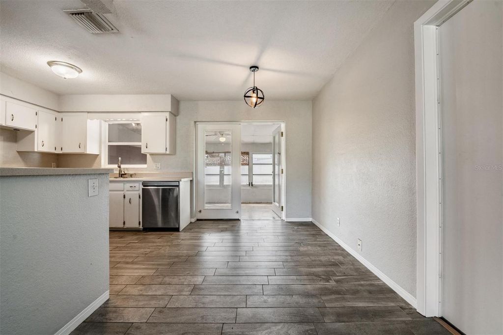 Image 12 of property listing at 5744 58TH AVENUE N, St Petersburg, FL 33709