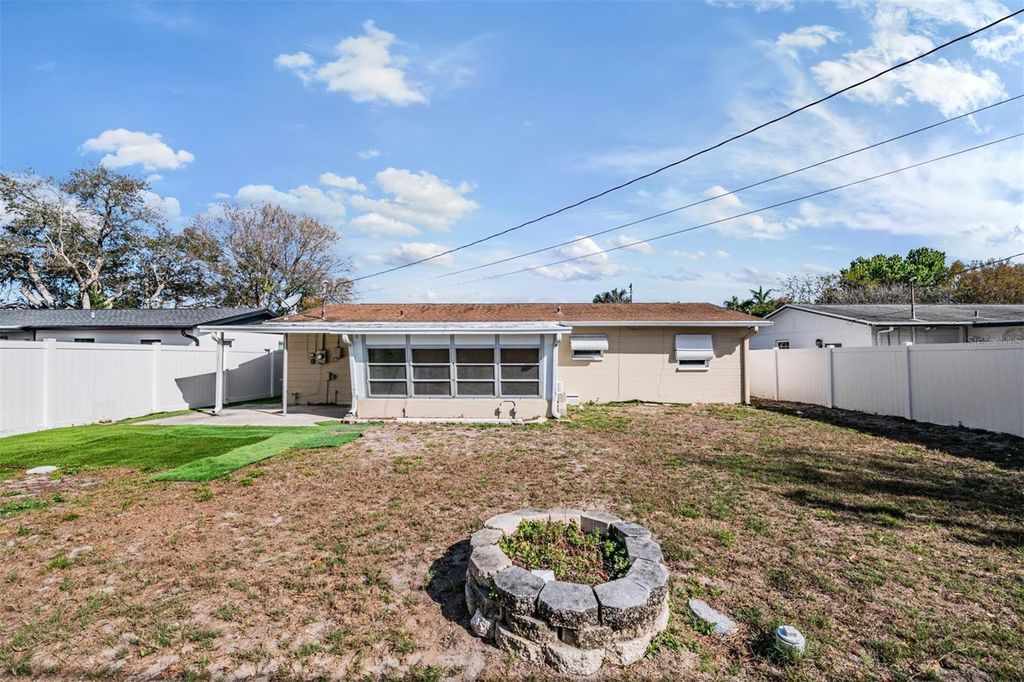 Image 26 of property listing at 5744 58TH AVENUE N, St Petersburg, FL 33709