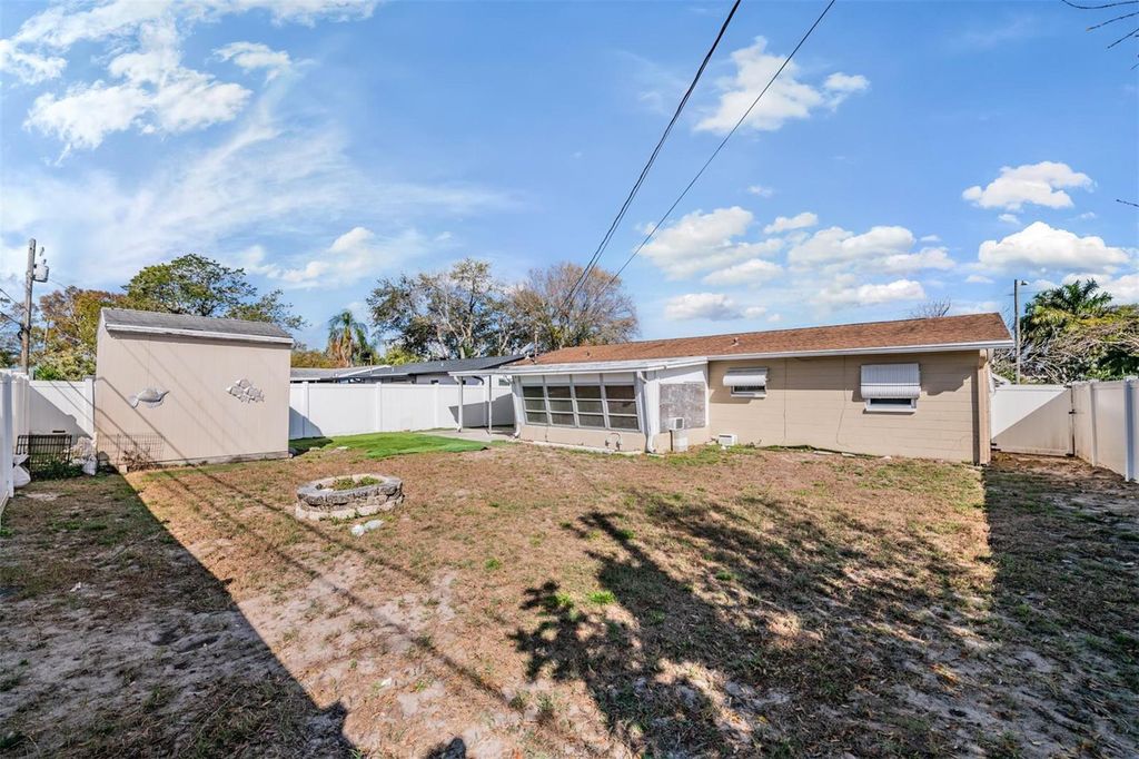 Image 27 of property listing at 5744 58TH AVENUE N, St Petersburg, FL 33709