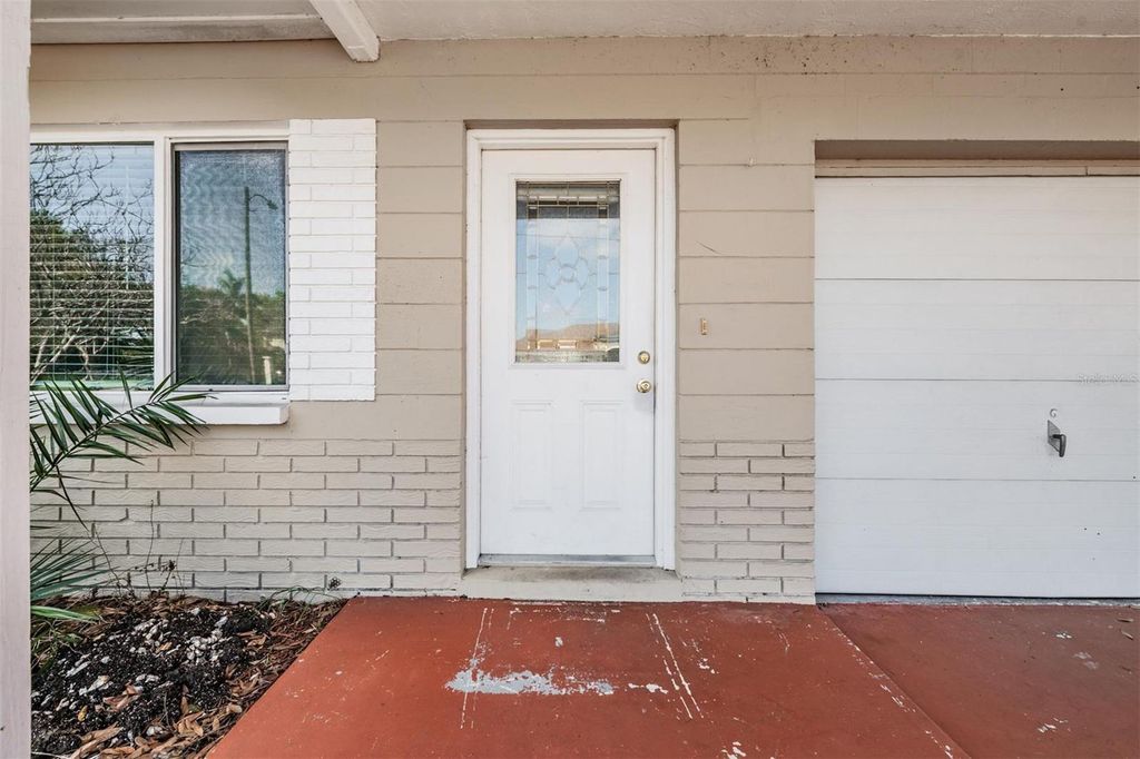 Image 4 of property listing at 5744 58TH AVENUE N, St Petersburg, FL 33709