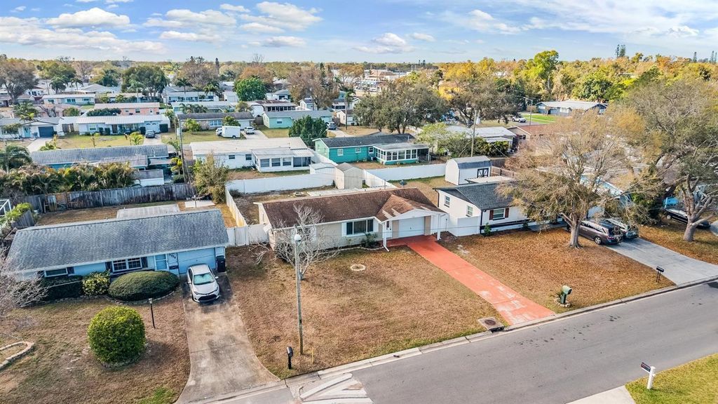 Image 34 of property listing at 5744 58TH AVENUE N, St Petersburg, FL 33709