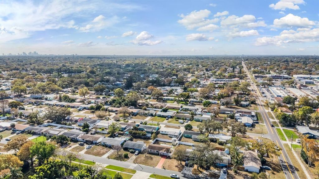 Image 35 of property listing at 5744 58TH AVENUE N, St Petersburg, FL 33709