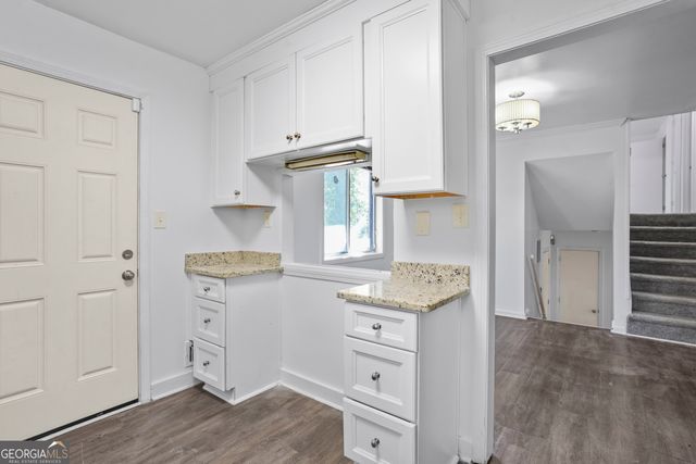 5809 Oakleaf Way, Stone Mountain, GA 30087