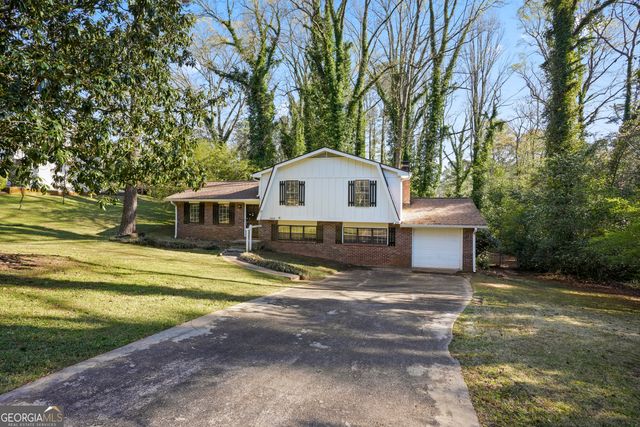 5809 Oakleaf Way, Stone Mountain, GA 30087