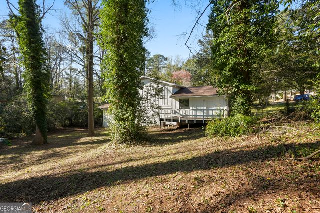 5809 Oakleaf Way, Stone Mountain, GA 30087
