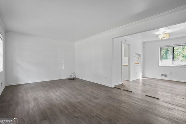 5809 Oakleaf Way, Stone Mountain, GA 30087