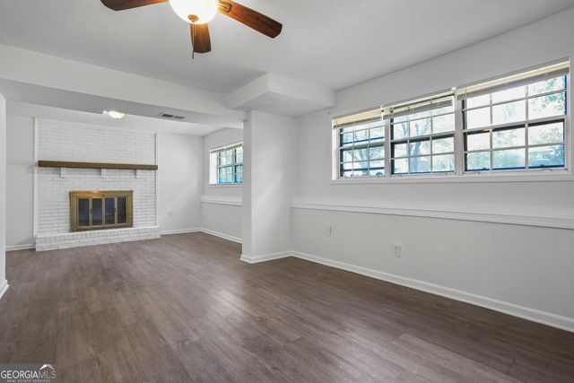 5809 Oakleaf Way, Stone Mountain, GA 30087