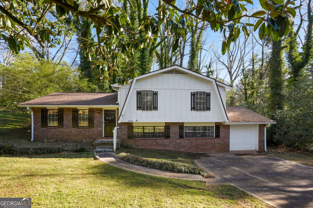 5809 Oakleaf Way, Stone Mountain, GA 30087