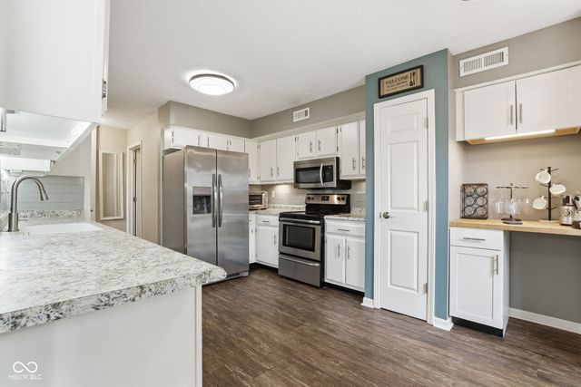 11610 Buttonwood Drive, Carmel, IN 46033