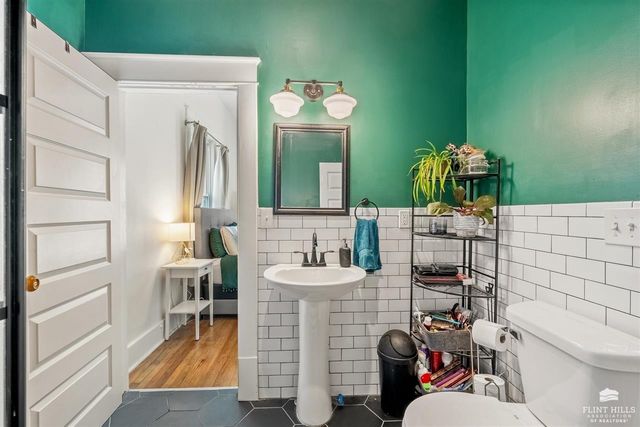 317 S 5th Street, Manhattan, KS 66502