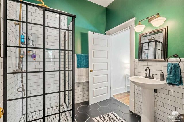 317 S 5th Street, Manhattan, KS 66502