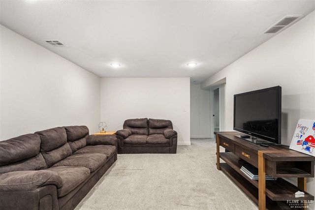 317 S 5th Street, Manhattan, KS 66502