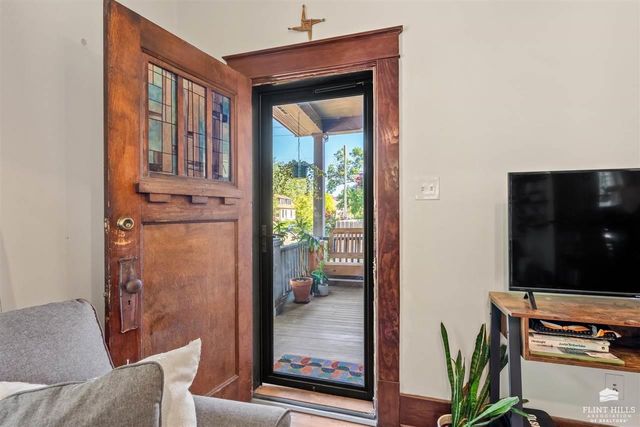 317 S 5th Street, Manhattan, KS 66502