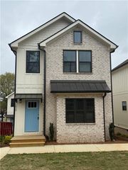 1015 Park Hill Drive, Gainesville, GA 30501