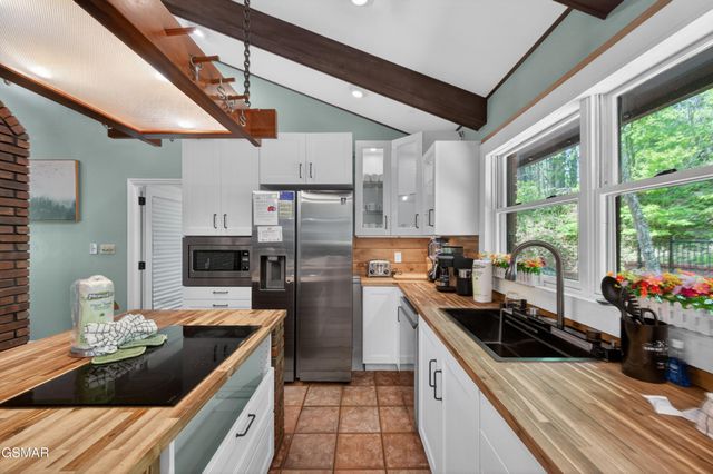 2315 Headrick Lead, Sevierville, TN 37862