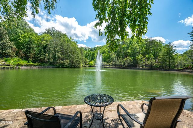 2315 Headrick Lead, Sevierville, TN 37862
