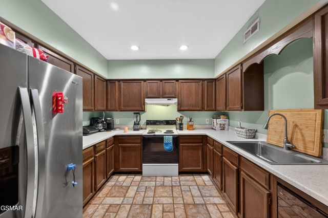 2315 Headrick Lead, Sevierville, TN 37862