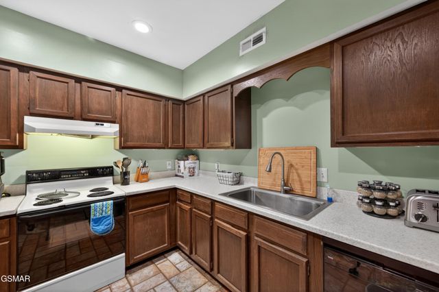 2315 Headrick Lead, Sevierville, TN 37862