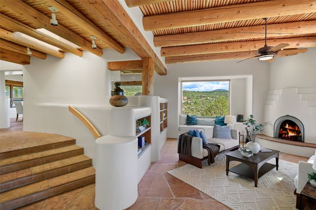 142 Barranca Road, Santa Fe, NM 87501