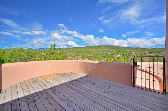 142 Barranca Road, Santa Fe, NM 87501