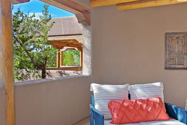 142 Barranca Road, Santa Fe, NM 87501