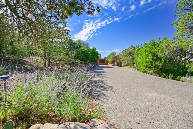 142 Barranca Road, Santa Fe, NM 87501