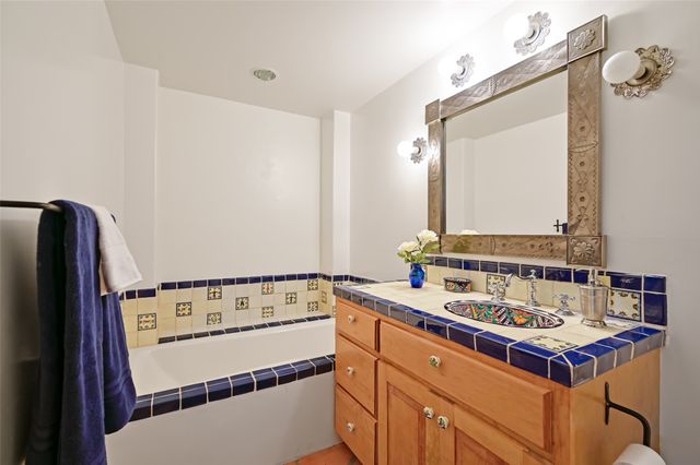 142 Barranca Road, Santa Fe, NM 87501
