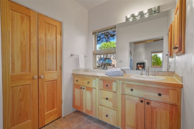 142 Barranca Road, Santa Fe, NM 87501