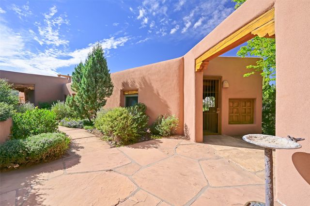 142 Barranca Road, Santa Fe, NM 87501