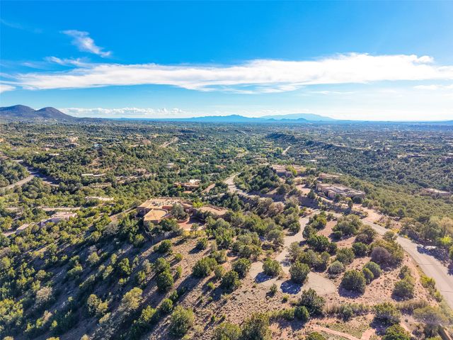 142 Barranca Road, Santa Fe, NM 87501